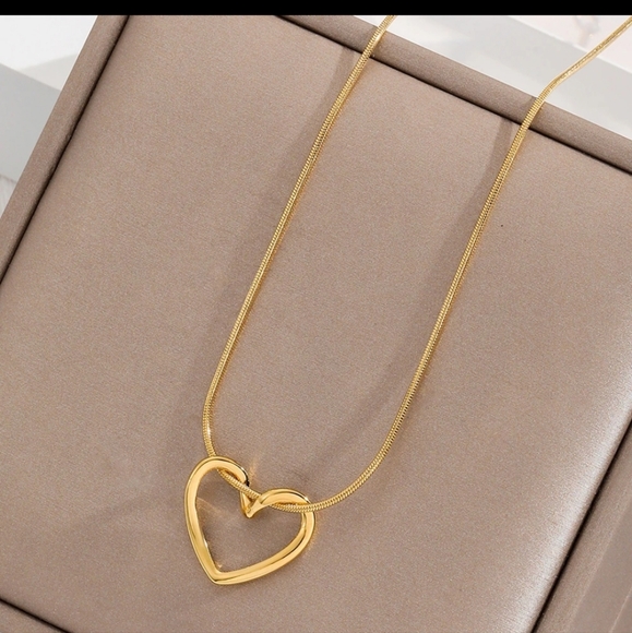 HEART NECKLACE 18K GOLD PLATE - Picture 3 of 8
